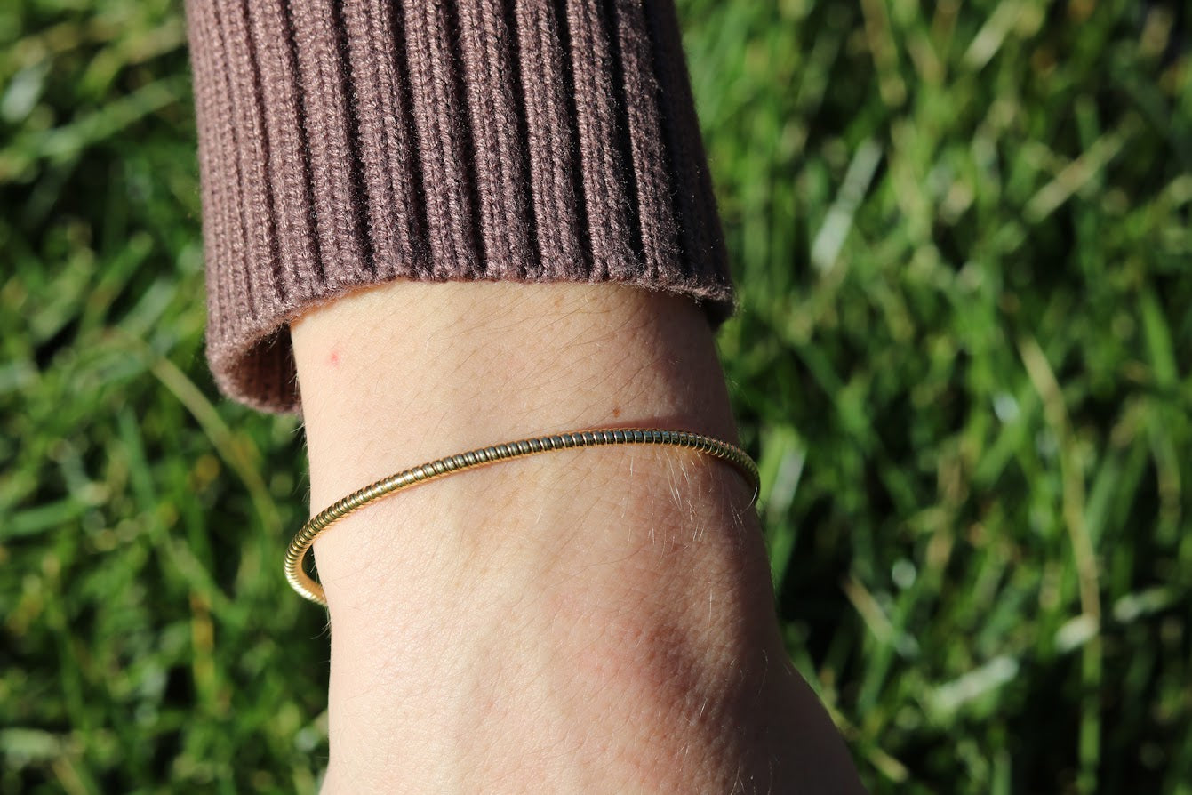 Solid Thin Swirled Bangle