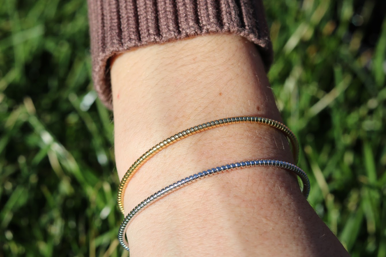 Solid Thin Swirled Bangle