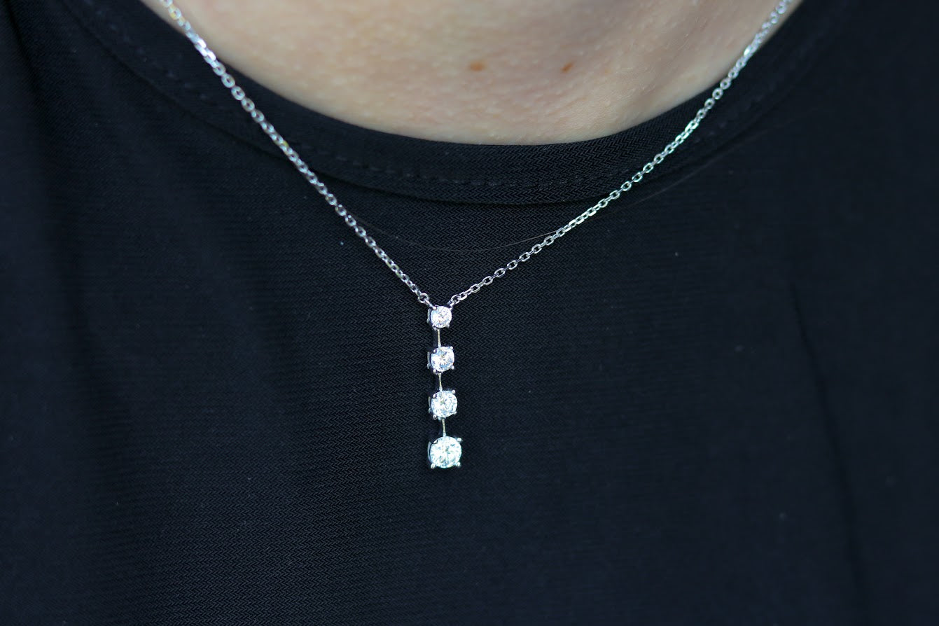 Graduating Dot Necklace