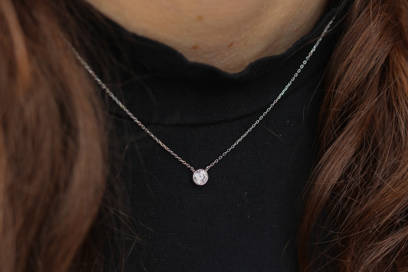 Unique Solitaire Necklace