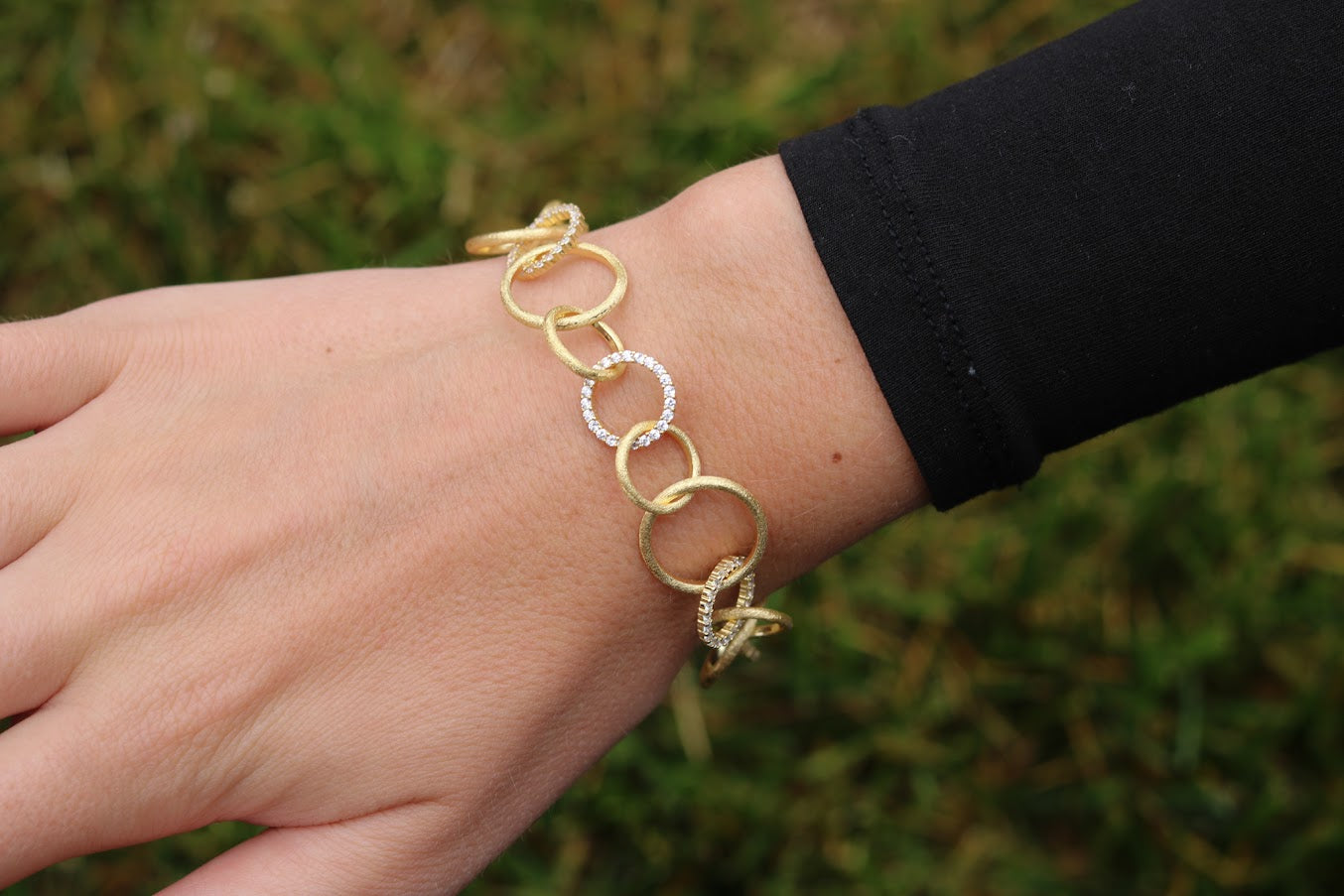 Circular Gold Link Bracelet