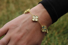 Gold Matt Shine Clover Bracelet