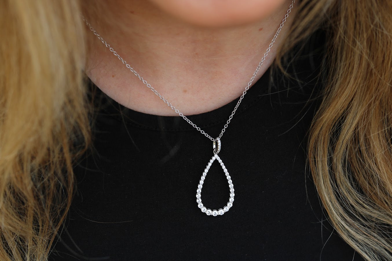 Graduating Teardrop Pendant