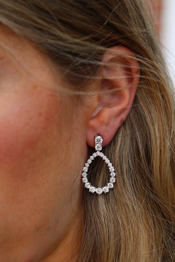 Classic Graduating Teardrop Earrings
