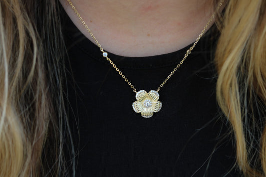 Gold Open Floral Necklace