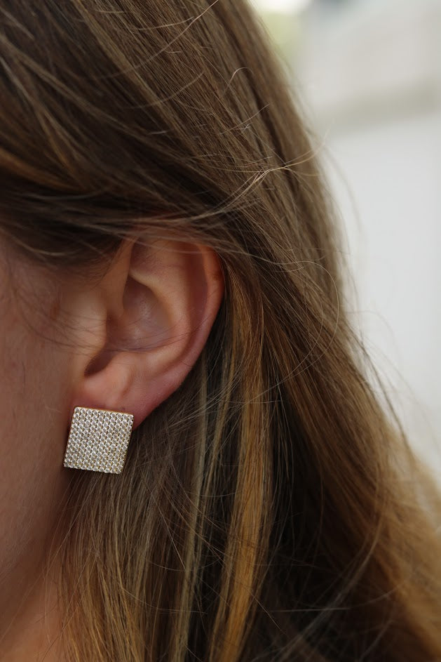 Oversized Squared Studs
