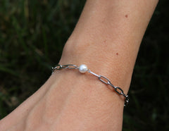 Middle Pearl Link Bracelet