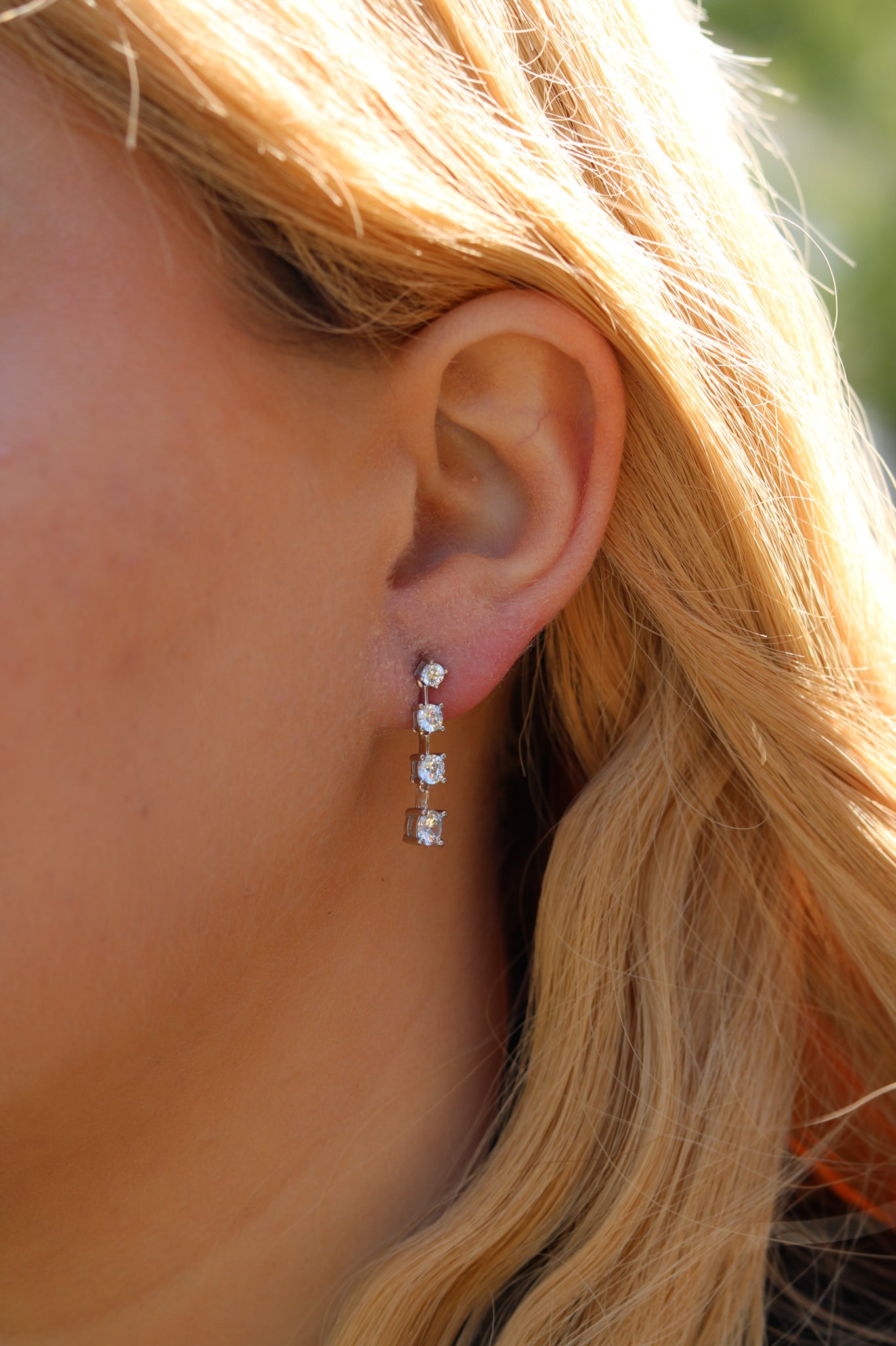 Graduating Dot Earrings