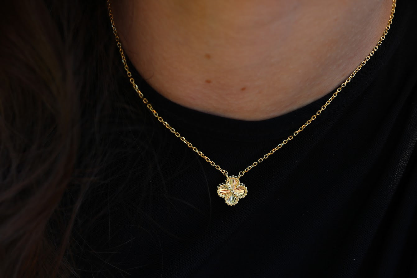 Gold Matt Shine Clover Necklace