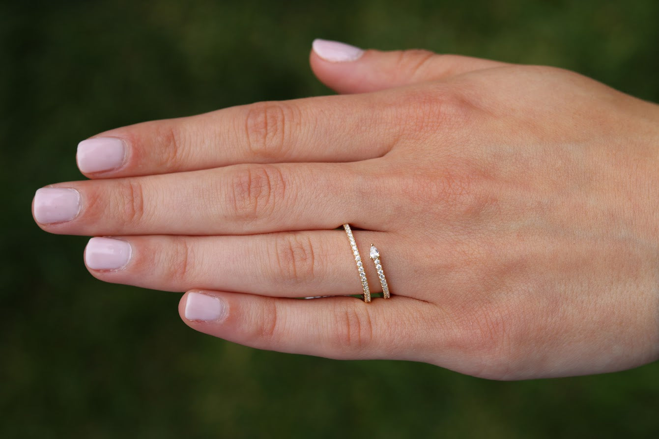 Thin Swirl Ring