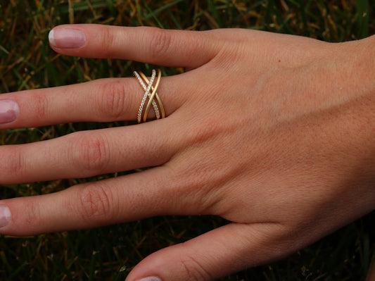 Gold Intertwined Crossed Ring