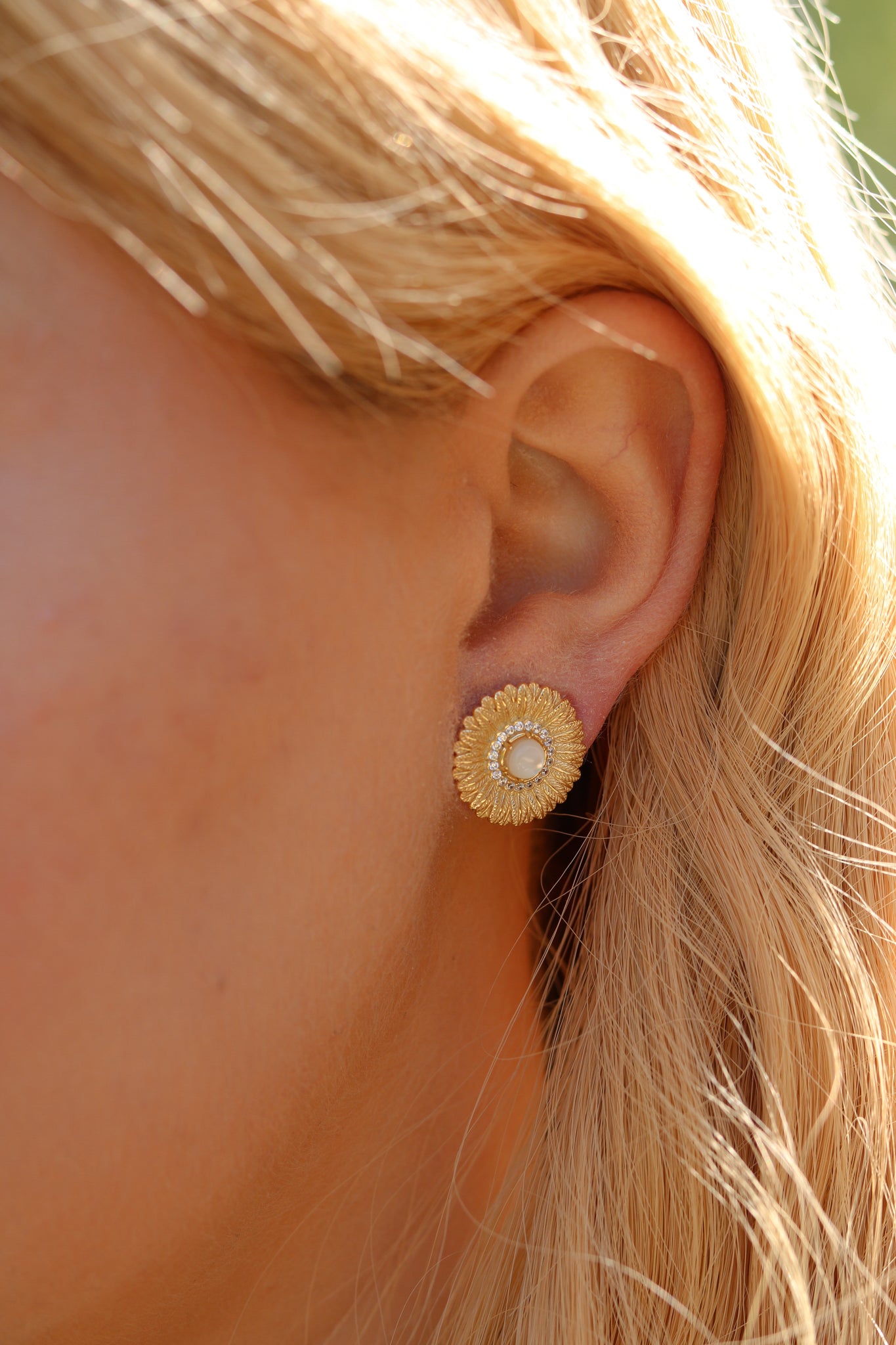 Inner Pearl Floral Earrings