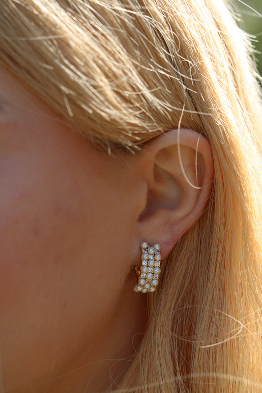 Layered Curved Pearl Hoops