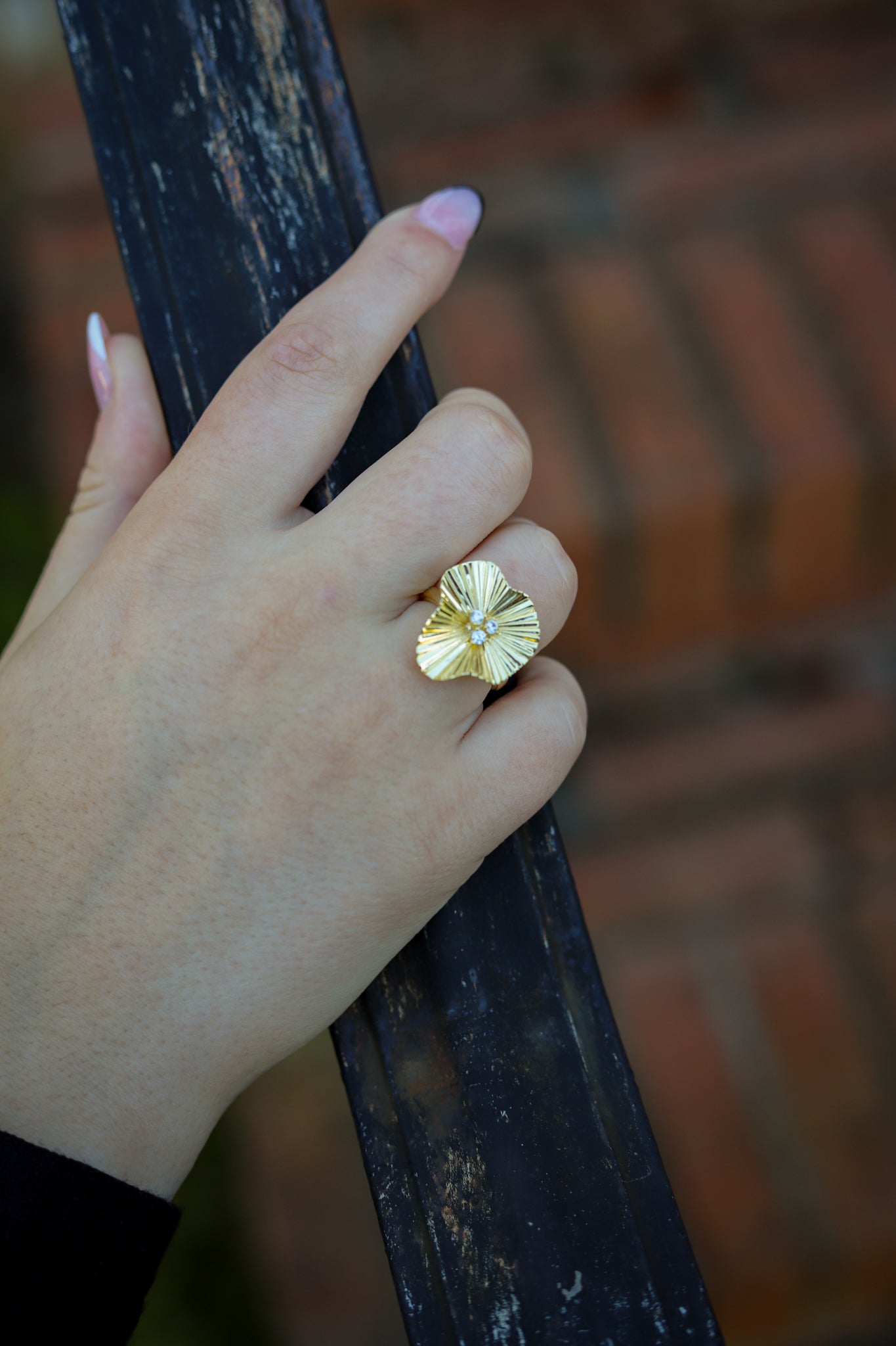 Gold Matt Curved Floral Ring